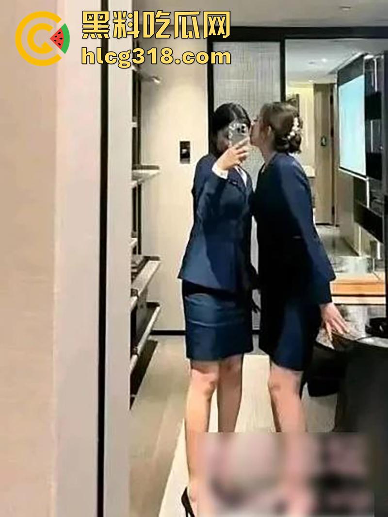 恒大地产母女双飞，湖南衡阳极品母女，为了业绩被金主爸爸双飞轮操，双嘴吃鸡爽到上天啊！-6