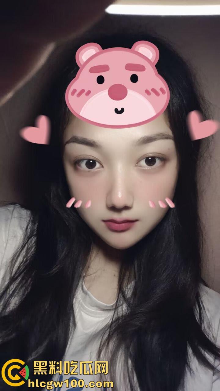 武汉大学反差母狗【马晓娜】，揉捏巨乳直翻白眼，淫水打湿逼毛裸聊视频分手惨遭泄密-6