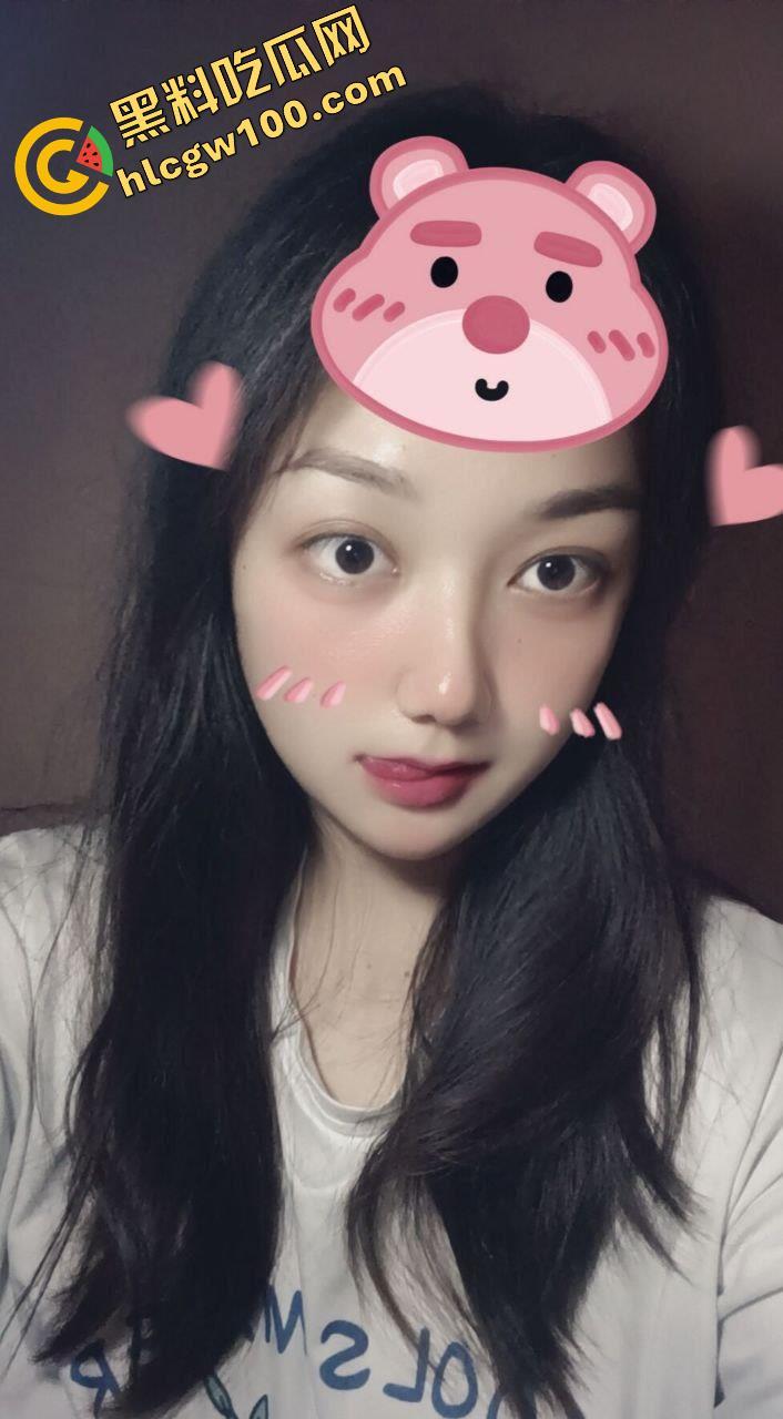 武汉大学反差母狗【马晓娜】，揉捏巨乳直翻白眼，淫水打湿逼毛裸聊视频分手惨遭泄密-7