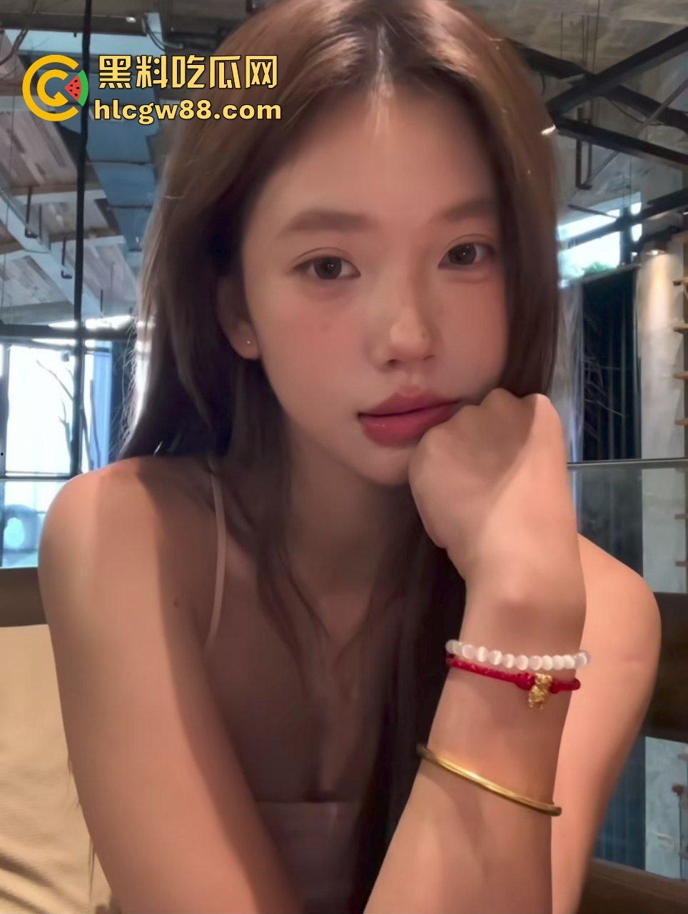 抖音纯欲反差女神化妆网红【我没瘦】私下约炮土豪哥酒店做爱，无套爆操内射后将视频曝光！-4