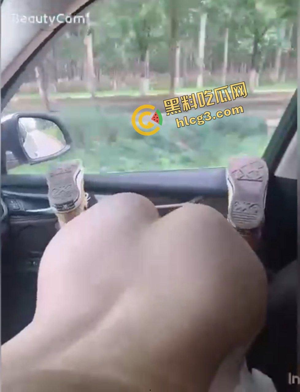 推特露出SM调教大神『帝都金领』筷子插逼 开车吃鸡 捆绑滴蜡 大合集震撼人心！-2