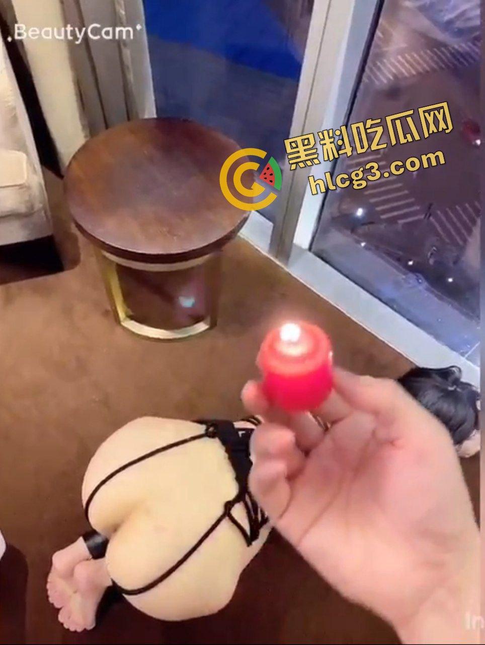 推特露出SM调教大神『帝都金领』筷子插逼 开车吃鸡 捆绑滴蜡 大合集震撼人心！-6