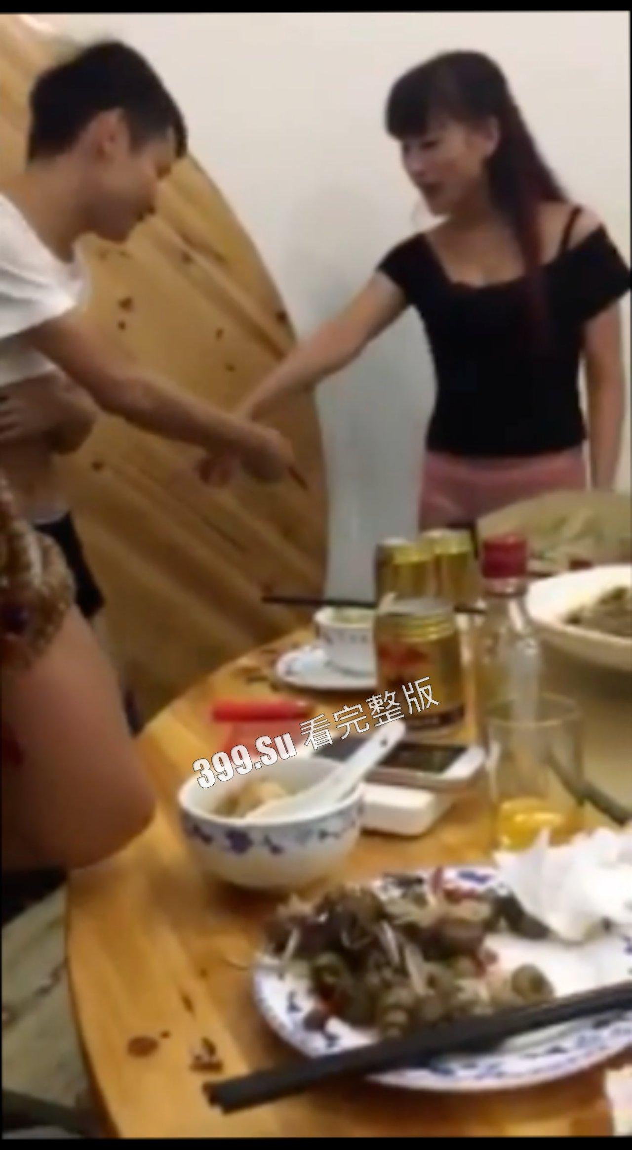 饭局上的骚浪贱  她们是懂怎么活跃气氛的-9