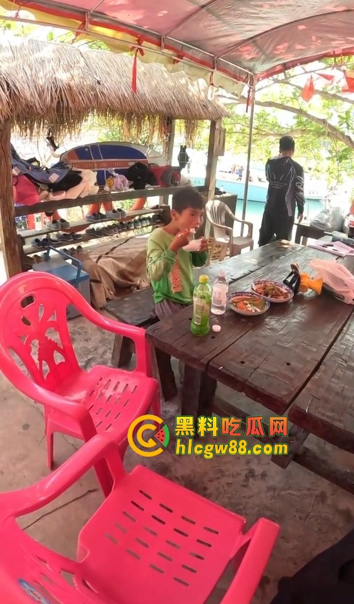 离谱！赤岭男孩出海钓鱿鱼睡着了，一觉漂到三亚？整整漂了一天一夜，简直海上版睡美人！-12