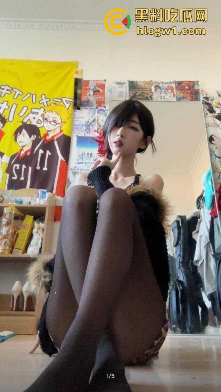 重口慎入!抖音40万粉丝网红【行简】金主高价定制曝光 大号水晶假屌插屁眼 屎都喷出来了!-5