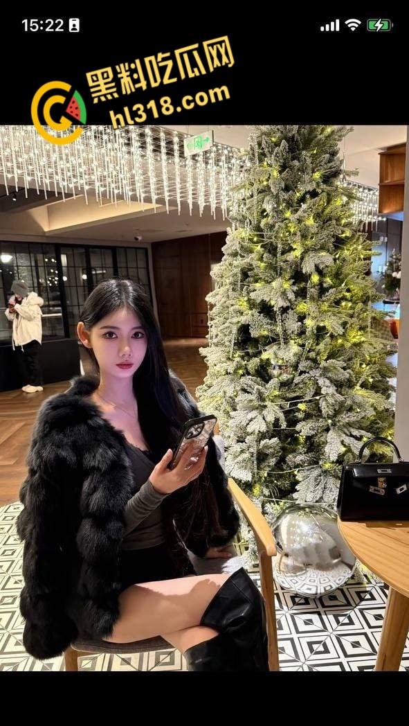 抖音极品御姐【美少女】，中国传媒学院准校花，毕业后迫于生计沦落为外拍模特，顺便兼职外围赚零花钱 !-4