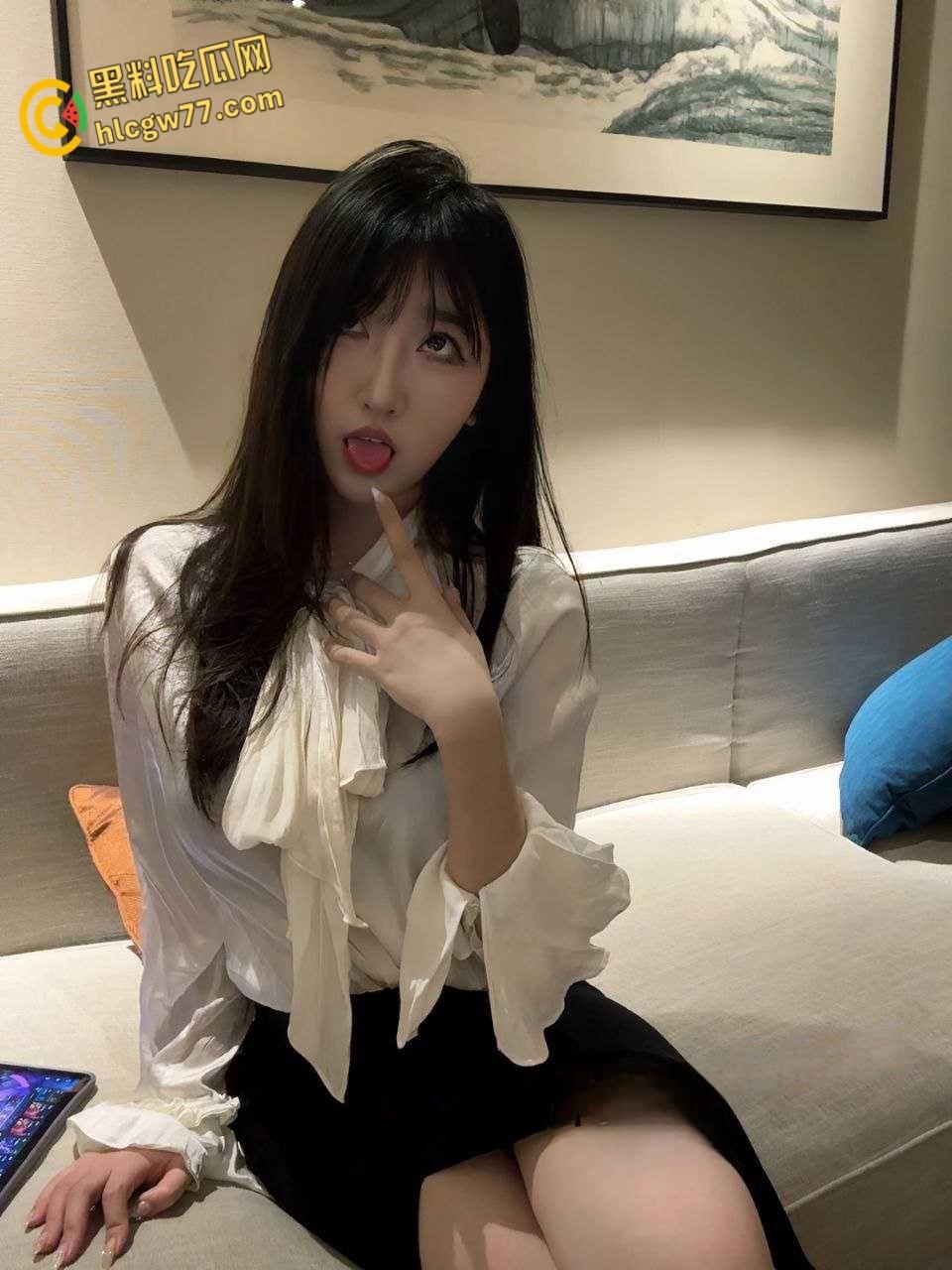 推特极品蜜桃臀少女 酣睡小熊 大秀巨乳肥臀身姿送出福利 海量视图资源疯传全网!-3