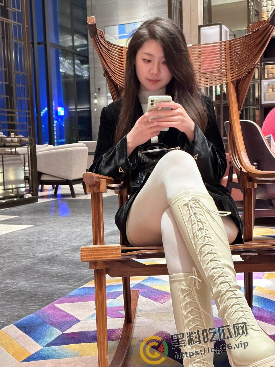 北京富姐酒吧被大神拿下 留学 有钱 独立 人设再多也没用 不过是渣男的臭肉便器罢了-3