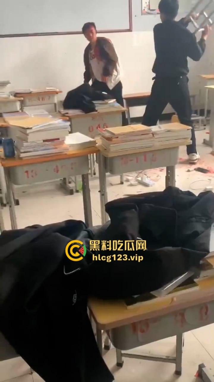 校园阴影！河南鹤壁技师学院暴力血腥打人视频传出  恶魔必须曝光！！！-5