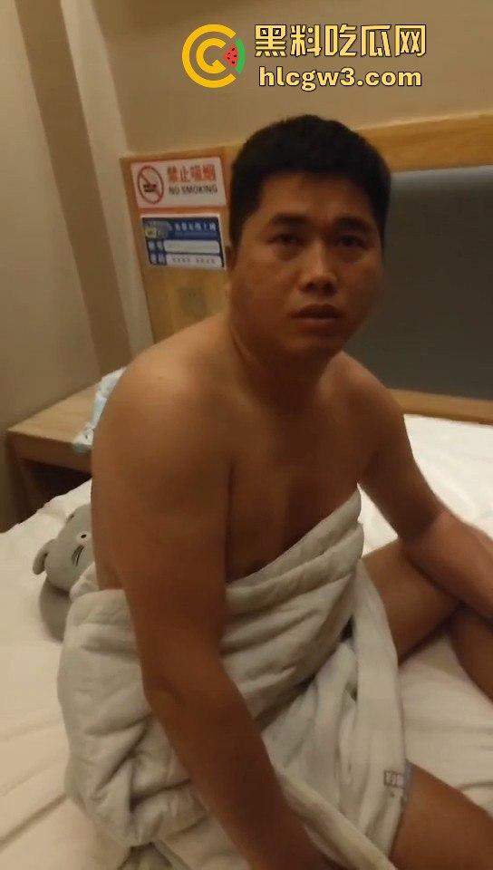 瓜友爆料山东狼友，洗澡脱光还没上钟就被老婆抓，这钱退不退？老婆说饭都吃不上了你还跑出来浪！-3