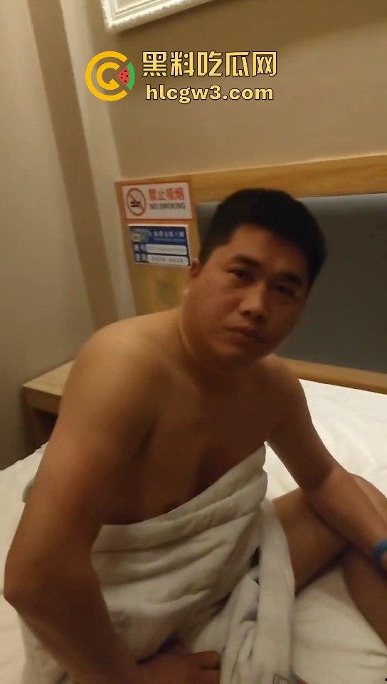 瓜友爆料山东狼友，洗澡脱光还没上钟就被老婆抓，这钱退不退？老婆说饭都吃不上了你还跑出来浪！-7