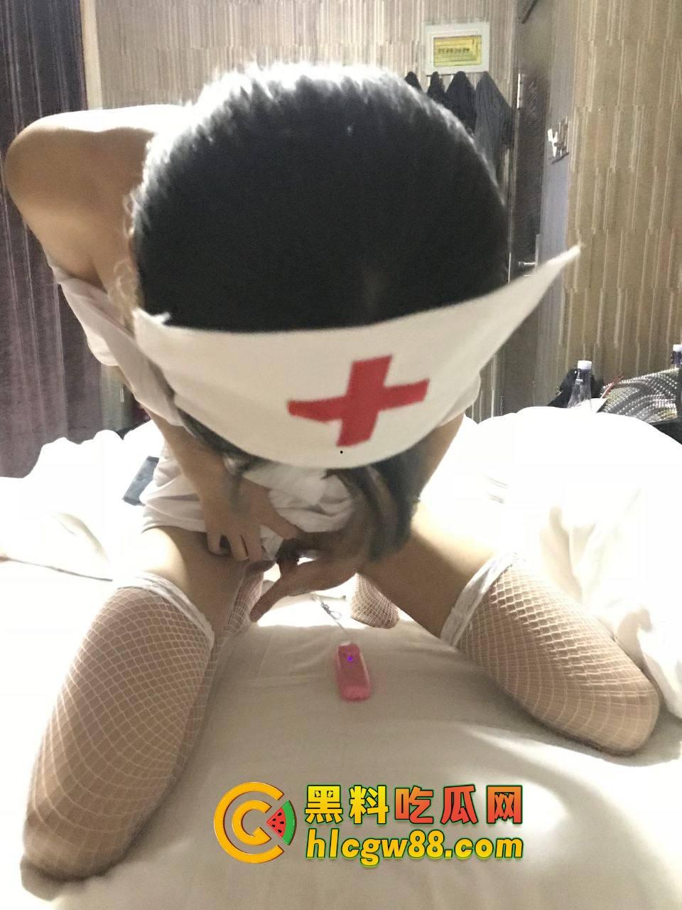 上饶师范学院大长腿学姐『张静怡』露出成瘾掰穴自拍到宿舍灯都闪，酒店穿护士装被金主爆操喷水！-10