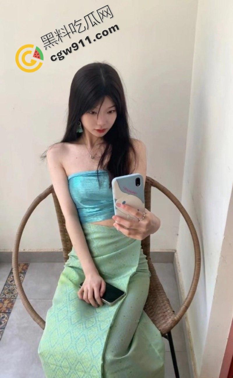 杭州极品学妹【张阳燕】自慰打炮私拍流出 :酒店激情狂野,如痴如醉享受性金主爆操,天生尤物引人赞-1