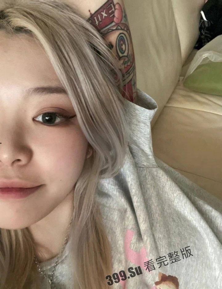 山东师范大学极品反差眼镜娘 李书瑶 纹身小骚逼内裤塞嘴里被捆着后入的样子和名字反差感不要太强烈-1