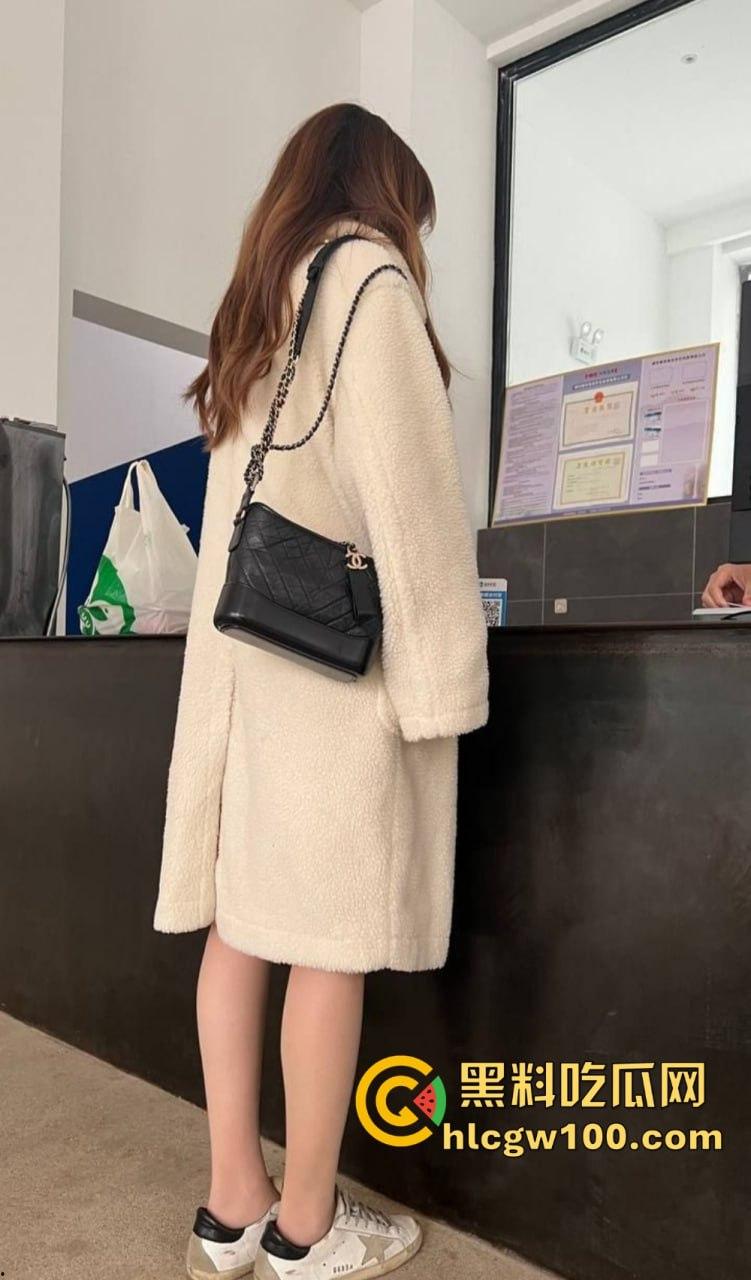 北京『赵娜颜』值身材太绝了，被金主包养成专属小狗，听话到让人上头，性感穿搭骚气媚态，婊王舍她其谁？-18