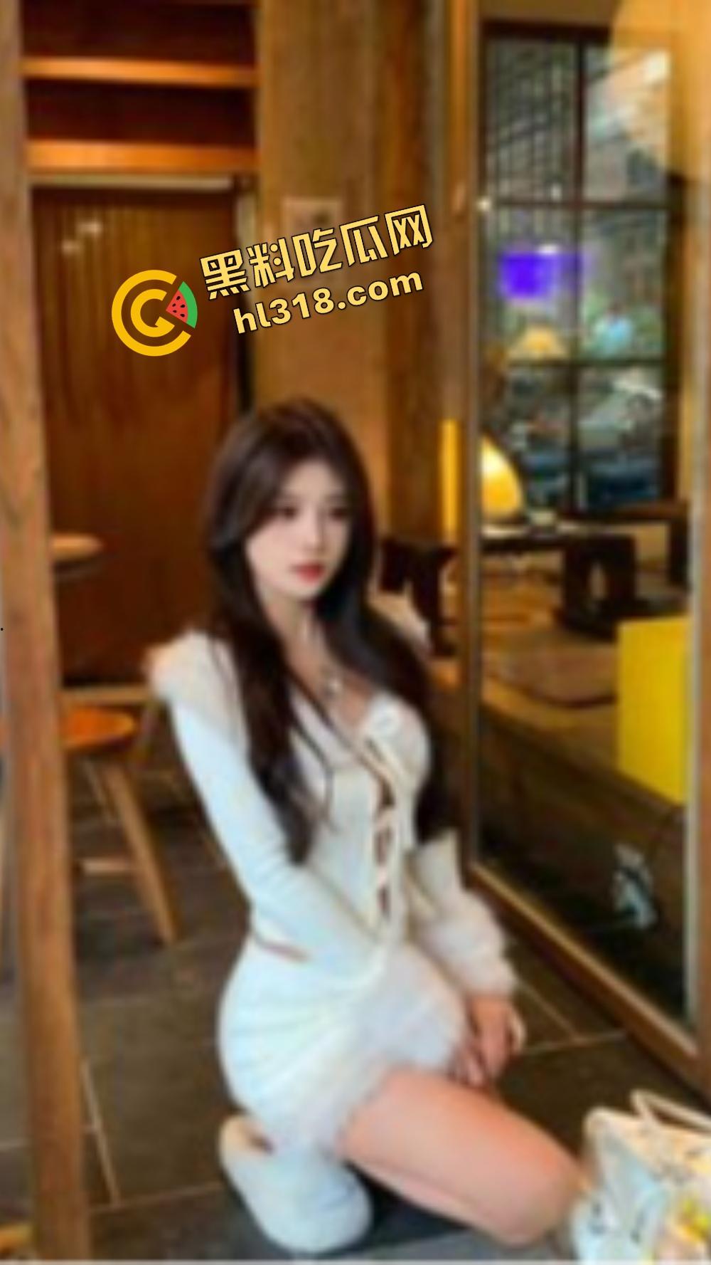 SM圈入坑第一课母狗爬行姿势要标准，爬得好就奖励，爬得慢就加训，主人带宠物遛风也能玩出花！-4