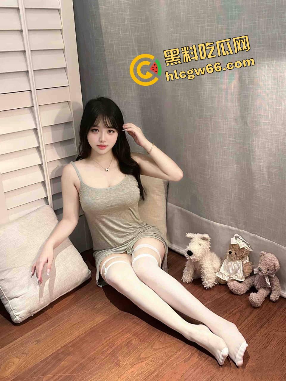 天津曼哈顿健身房惊现性价比私教，一手小钢炮不是在撸铁，就是在撸奶，会员全是来给他吃的！-5