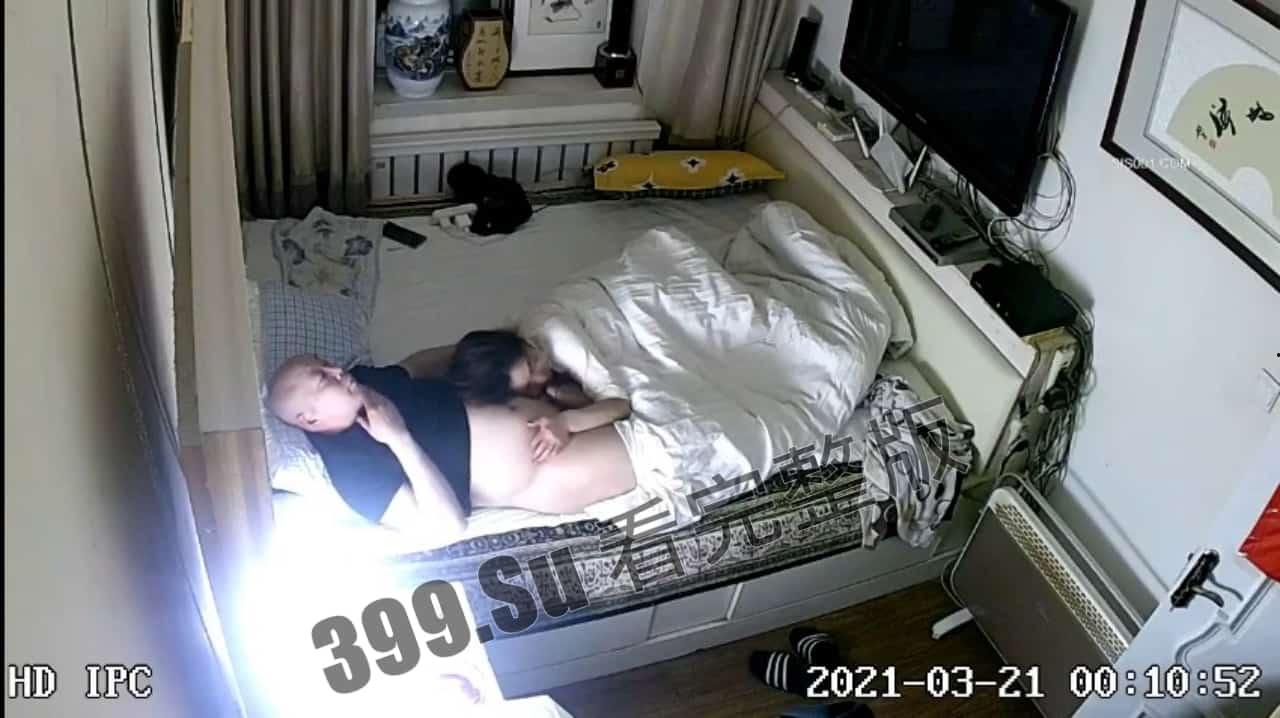 #监控 #乱伦 光头男的一家三口 女儿回来和女儿搞到一块 毁三观-2