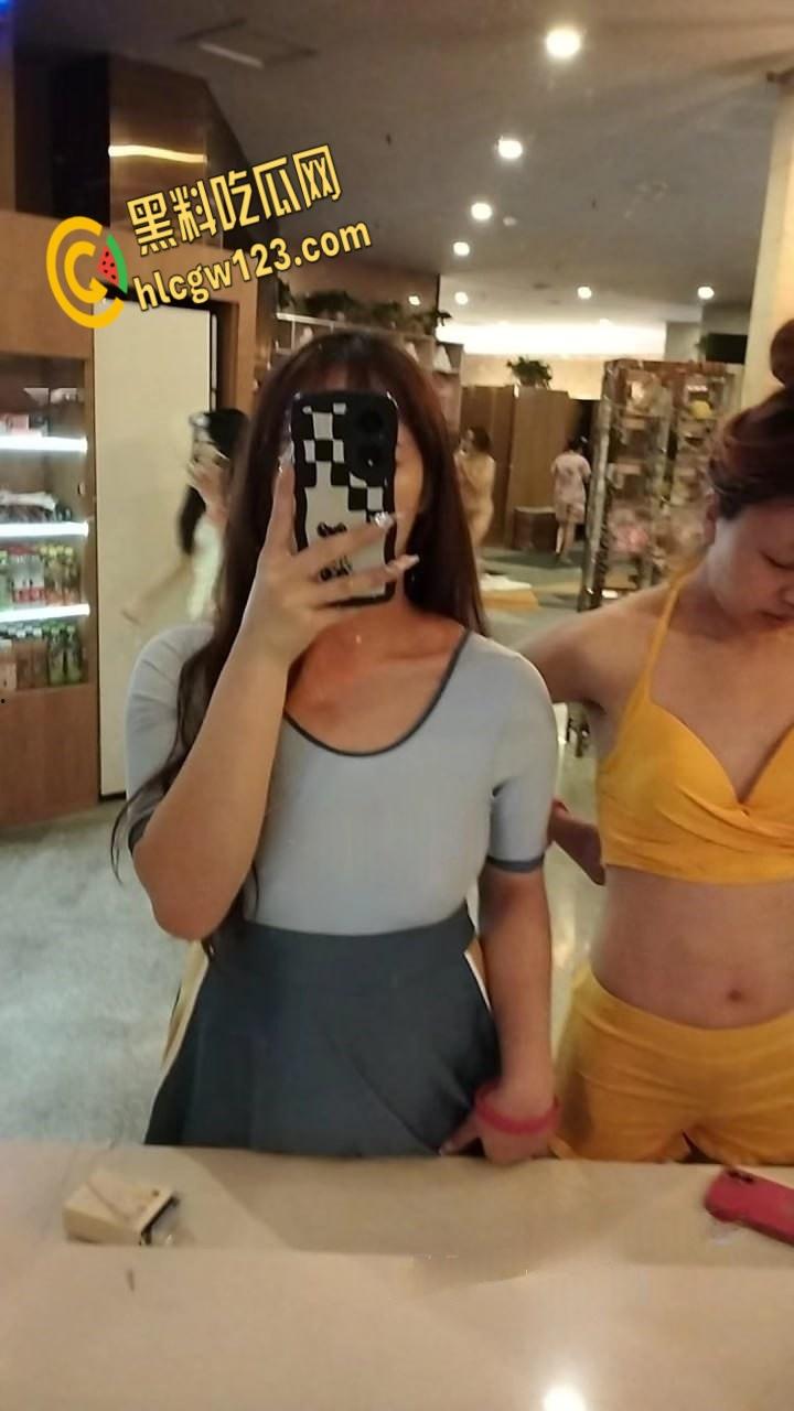 山东清纯学生妹【于依菲】,童颜巨乳极品尤物, 背着男友被网调,各种假屌露脸自慰!-3