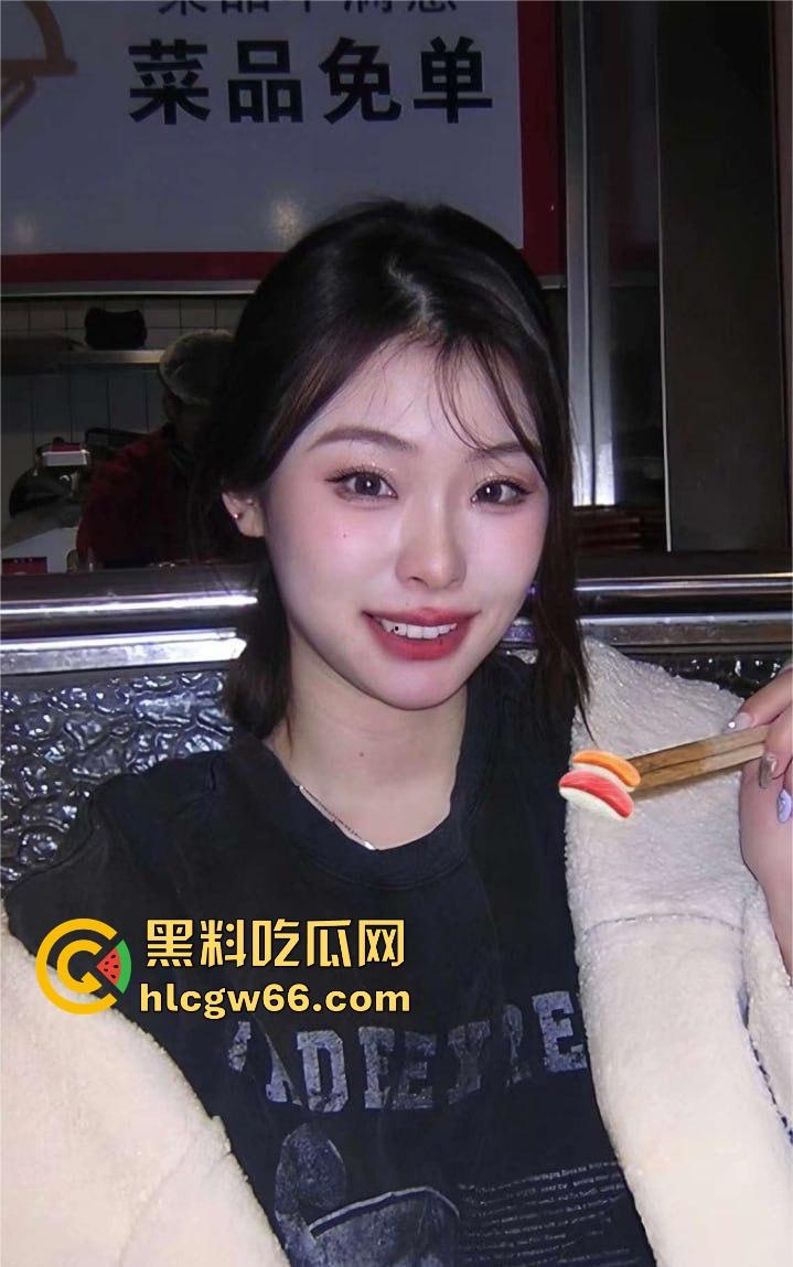 大连理工大学【周诗琦】与男友做爱私拍泄密 超清纯的小女友没想到在私下却极为淫荡！-6