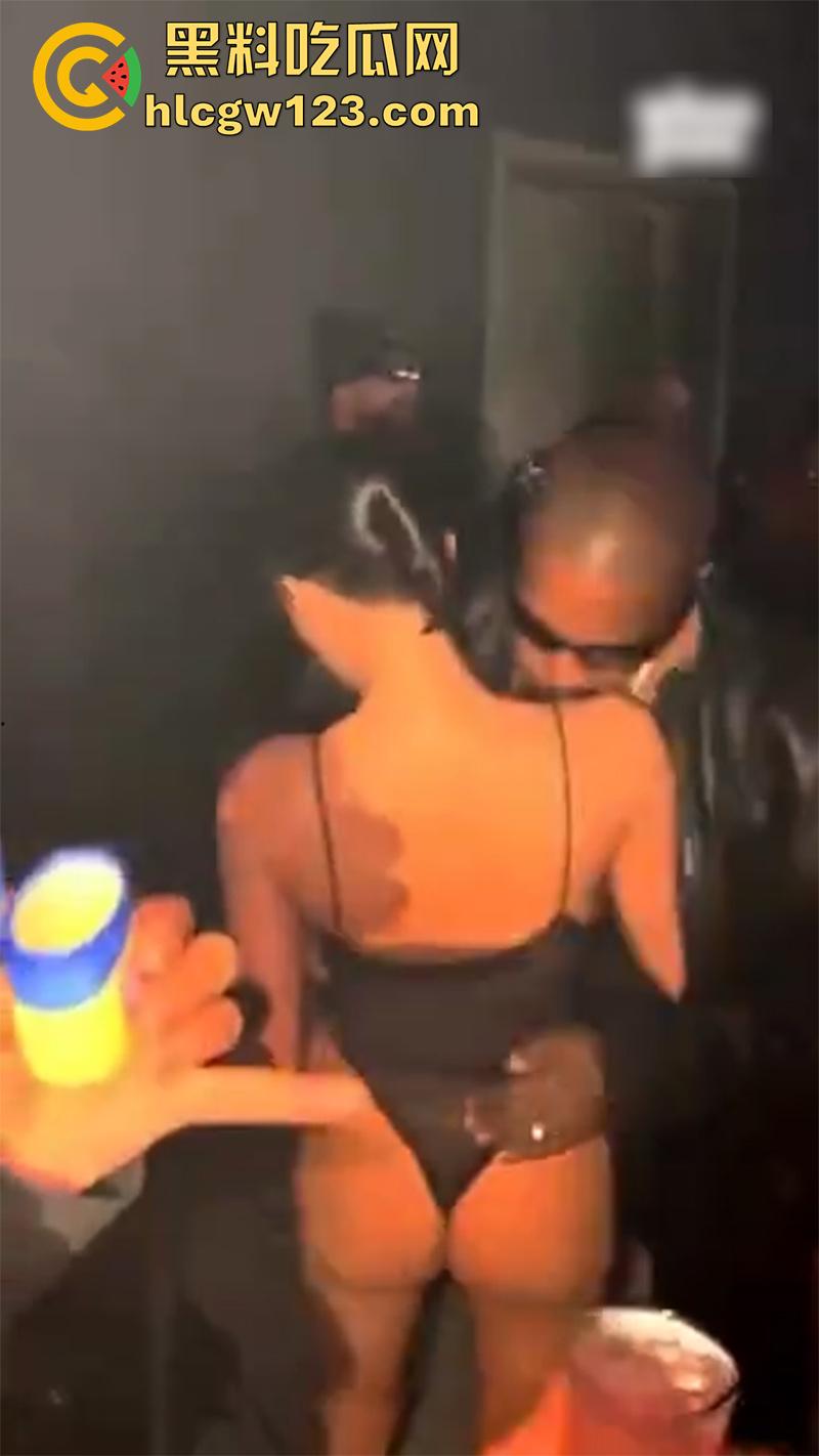 侃爷绝对真男人，从不拿大伙当外人又来炫妻了，顶级身材巨乳娇妻，穿着暴露带上街调教！-5