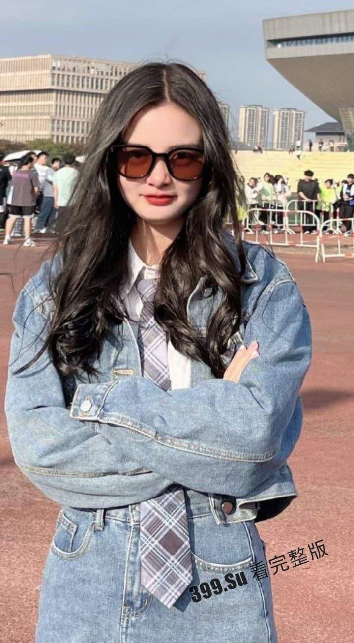 重庆21岁学生妹 曹兴运 分手后遭前男友曝光生活照和性爱视频  传播其是条性欲超强的反差母狗  至今任能偶尔约出来做爱-7