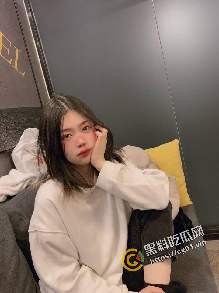 贵州维也纳酒店前台 夏心仪 时间管理大师 同时出轨领导和同事 还能勾搭客户 被爆光不雅视频!-13