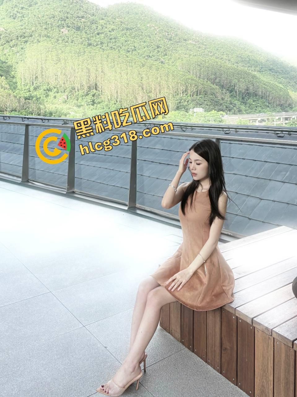 鸡巴三明治是什么新玩法？跟兄弟一起把母狗调教玩明白了，吐司夹屌还舔干净，整得比真狗还听话！-2