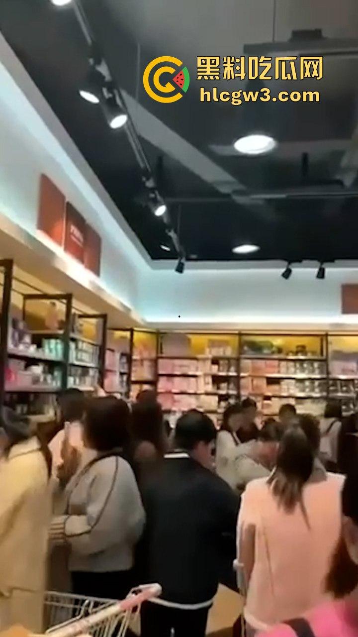 卫生巾集体塌房！女网友：怀疑过内裤和男人，唯独没怀疑过卫生巾-4