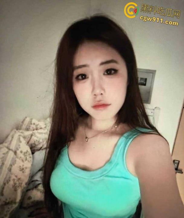 辽宁科技大学【刘雅惠】，清纯学生妹被富二代包养随意玩弄，异地视频洗澡自慰，夹住头疯狂口交颜射一脸 ！-4