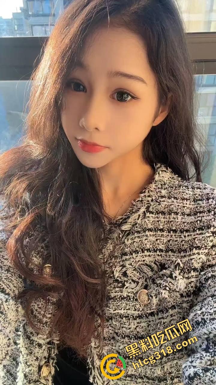 现在小仙女背地里全沉迷黑屌巧克力，一个个被操得腿软心服，舔着黑屌笑得像吃糖喊着Daddy求内射！-1