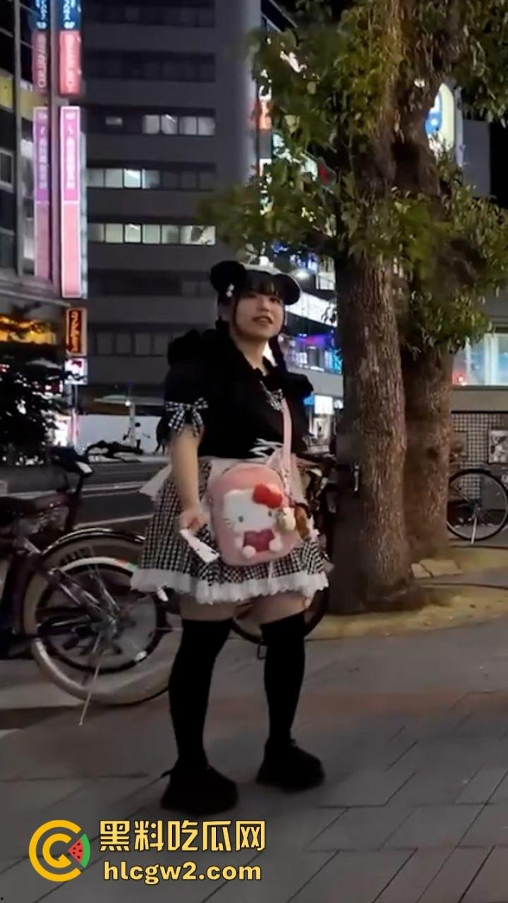 宅男天堂！实拍日本街头让人眼花缭乱的精致站街少女 多少钱可以带回家？-1