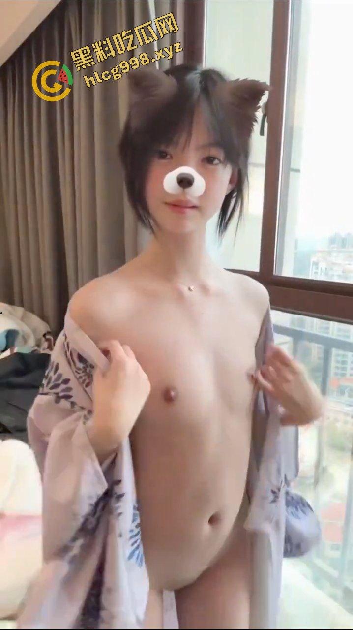 达州中医药职业学院 抖音清纯小网红『大蓉爱吃嘎嘎』线下约炮金主脱衣骚舞 站起来蹬！独家播出！-6