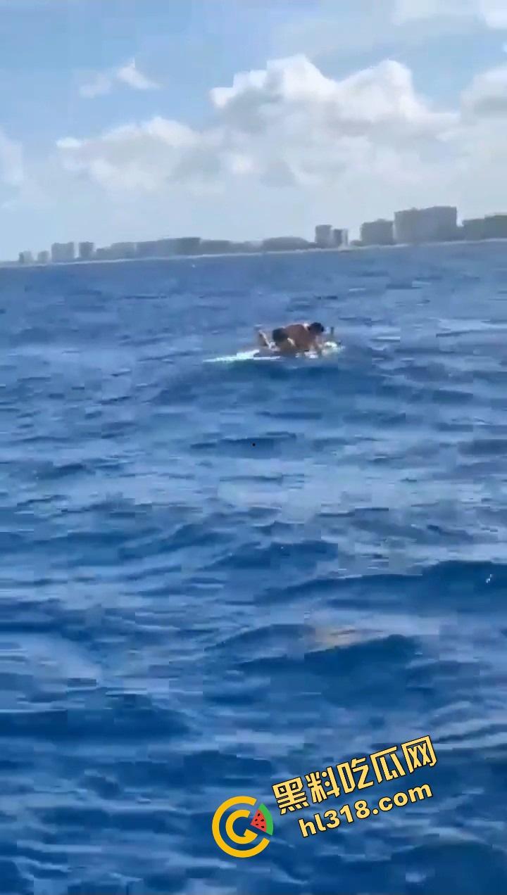 老外挑战大海漂流日逼，日到一半遇金枪鱼，鸡儿抽插手在抓鱼，打完炮还能吃活生鱼片，真正的野外求生！-7