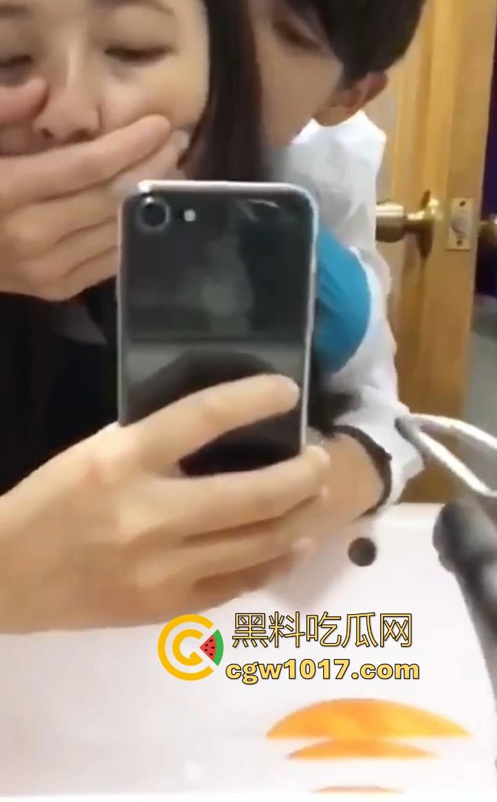 反差可爱萝莉萌妹被冲刺爆操纯享版！甜美女大可爱萝莉被巨物征服，猛攻之下淫水随着呻吟声喷涌而出，甚是享受！-2