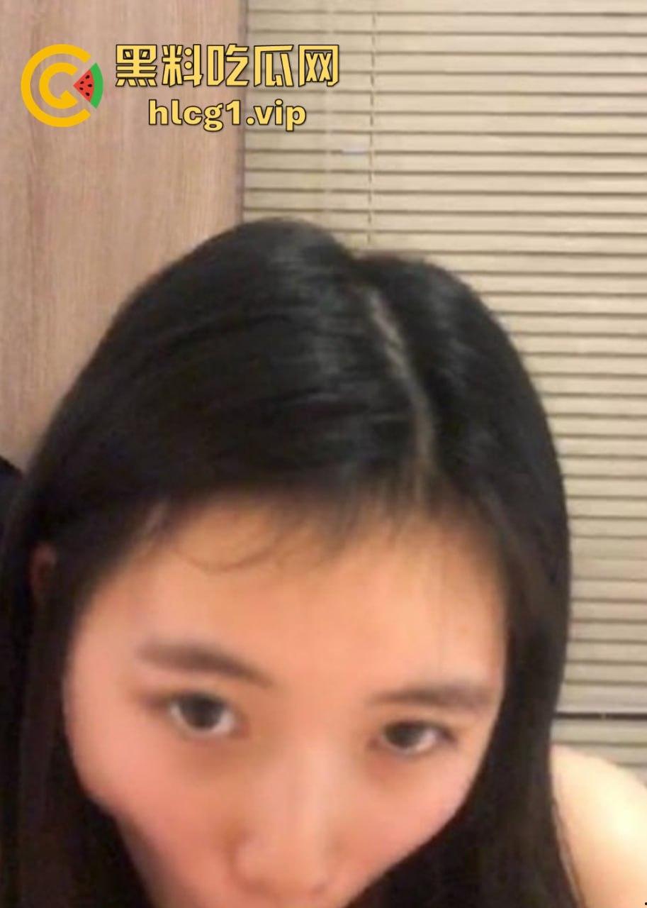 手机丢失引发大曝光！武汉大学学姐周韵妍全裸视频疯传，无套激战叫声撩人！-3