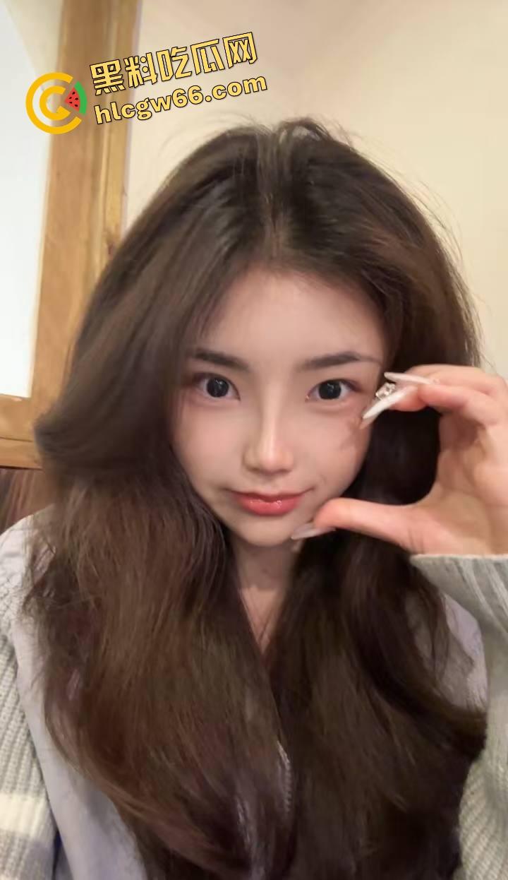 黑料吃瓜冷知识:撸管能助眠,但有逼不操对鞋开冲,你是足控天尊还是鞋癖疯魔?-1