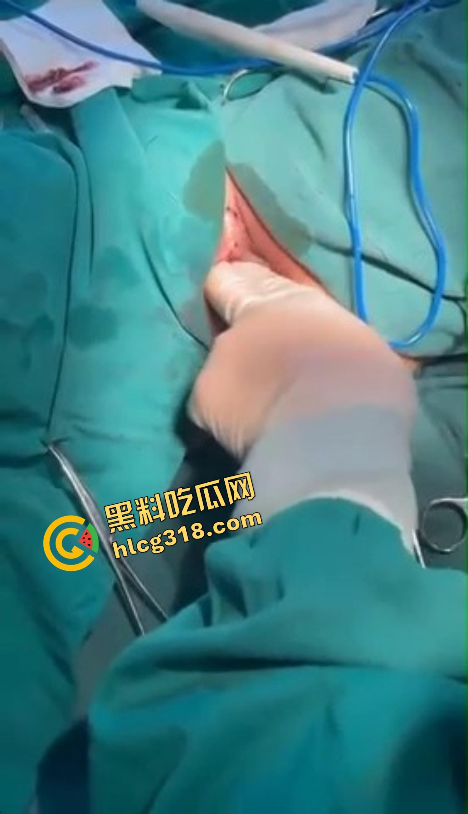 你还以为高端外围豪车天生紧？全靠阴道收缩术收成死夹货，富哥上手就说一根手指进去都得抹油！-10