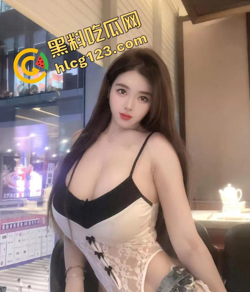 抖音网红『猪小七』火爆红衣战神事件！为土豪定制的红色情趣内衣视频流出！-2