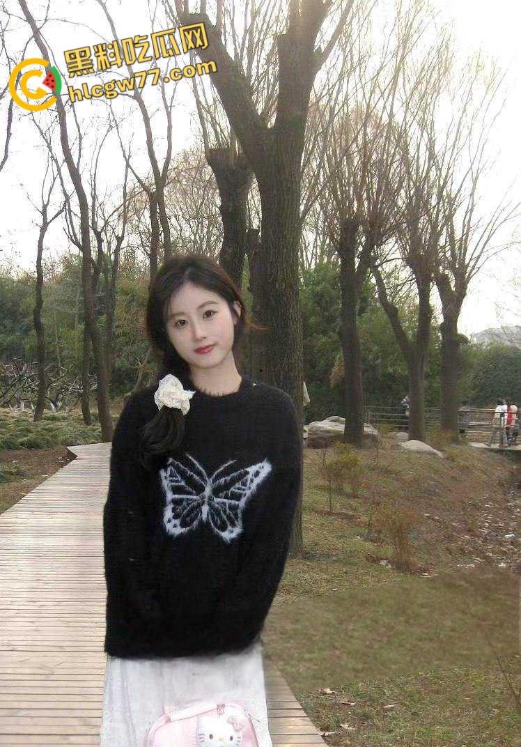 四川绵阳骚逼学生妹【王紫薇】被前男友各种调教 自慰摸奶夹奶 表情极度销魂！-2