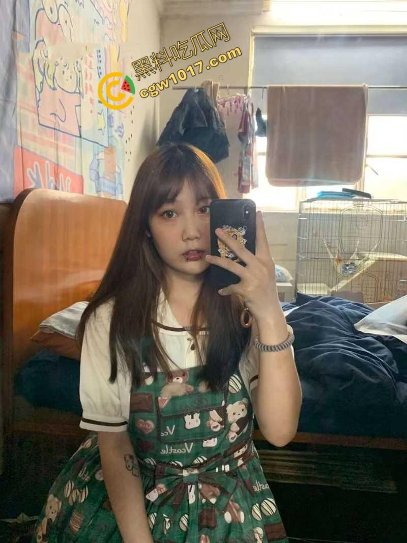 性感新疆纹身美女身体抵债：骚穴淫水横流，极品大奶，粉嫩骚穴被暴插，纹身师疯狂赚取纹身费！-3