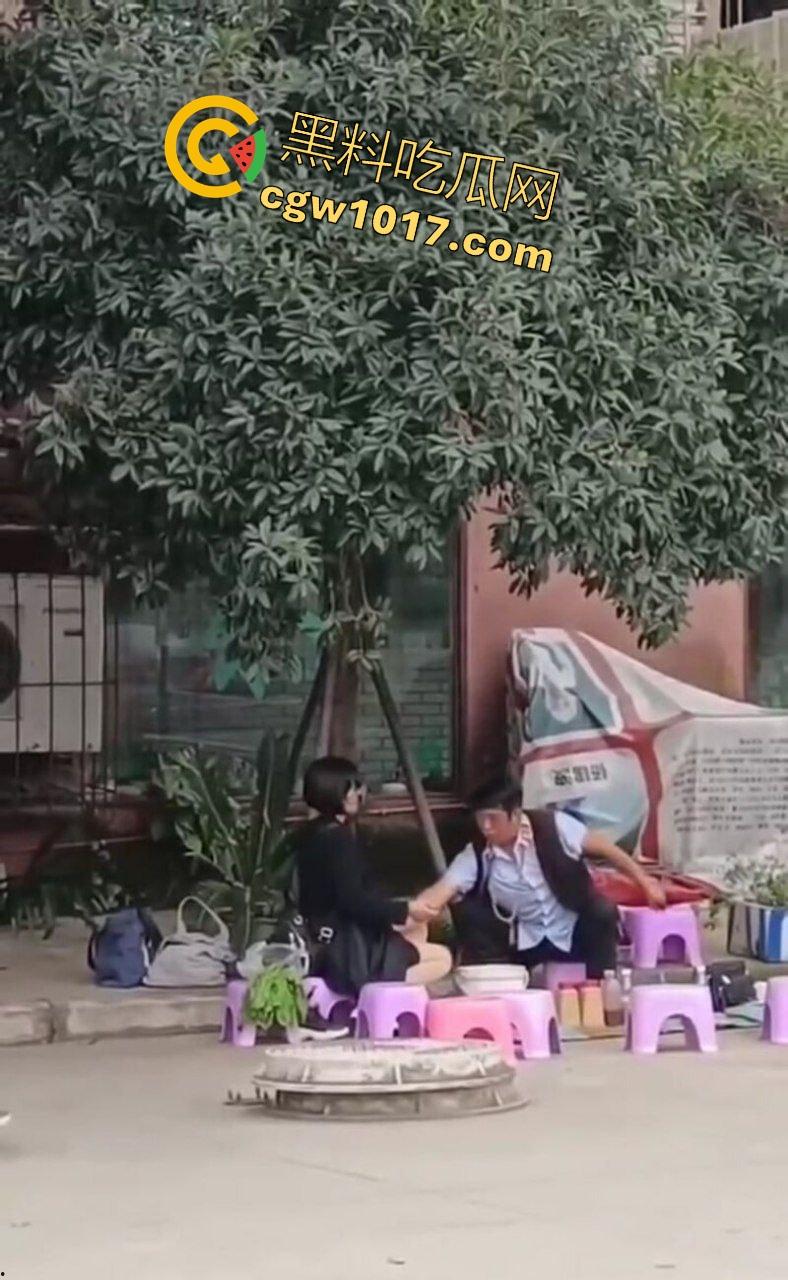 公园摆摊算命，算命大师哄骗极品小仙女，揉胸抠穴就能断知福祸，趁机揩油过足手瘾，我现在学算命来得及吗？-8