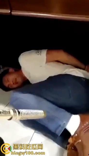 上海市番禺路健身房30多名员工集体被卖到妙瓦底敲键盘。女的送去红楼学习开火车-36