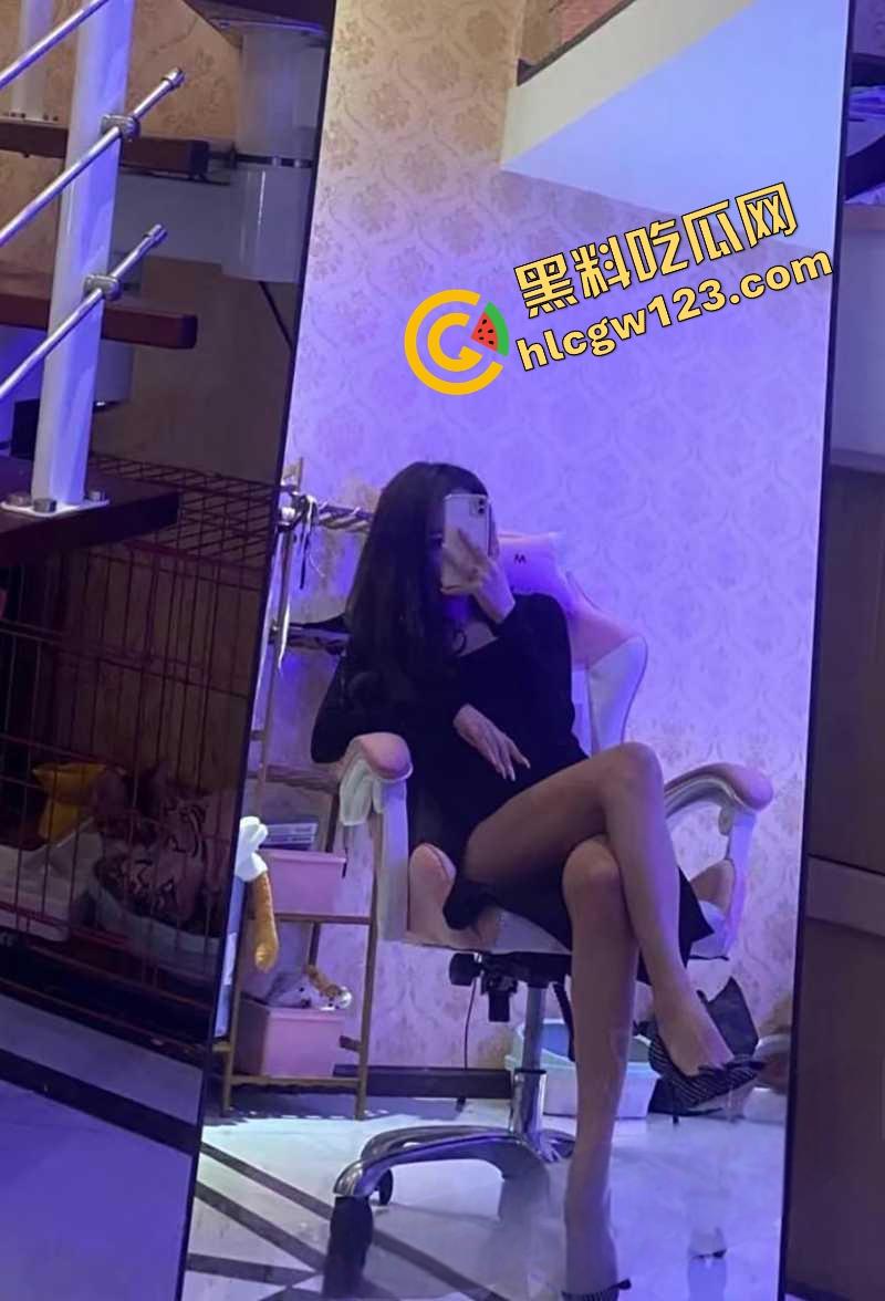 海角大神奶子即正义，巨乳人妻戴肛塞乳交爆操，高潮8次喷湿床单，深喉震阴连干差点晕厥！-3