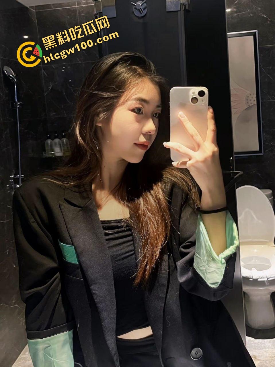 江苏徐州社会气质反差骚鸡贱逼『任嫦』勾引大哥车上激情全裸操逼车震！钟点房后入爆干！原创独家流出！-3