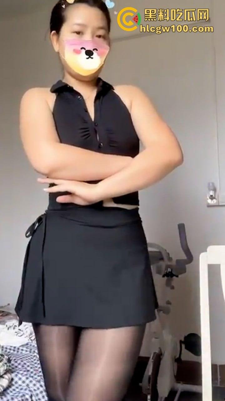 快手10万粉丝小网红【爱吃小葡萄】高颜值女神身材性感大尺度自慰 商场试衣间狂野露出 彻底放飞自我！-2