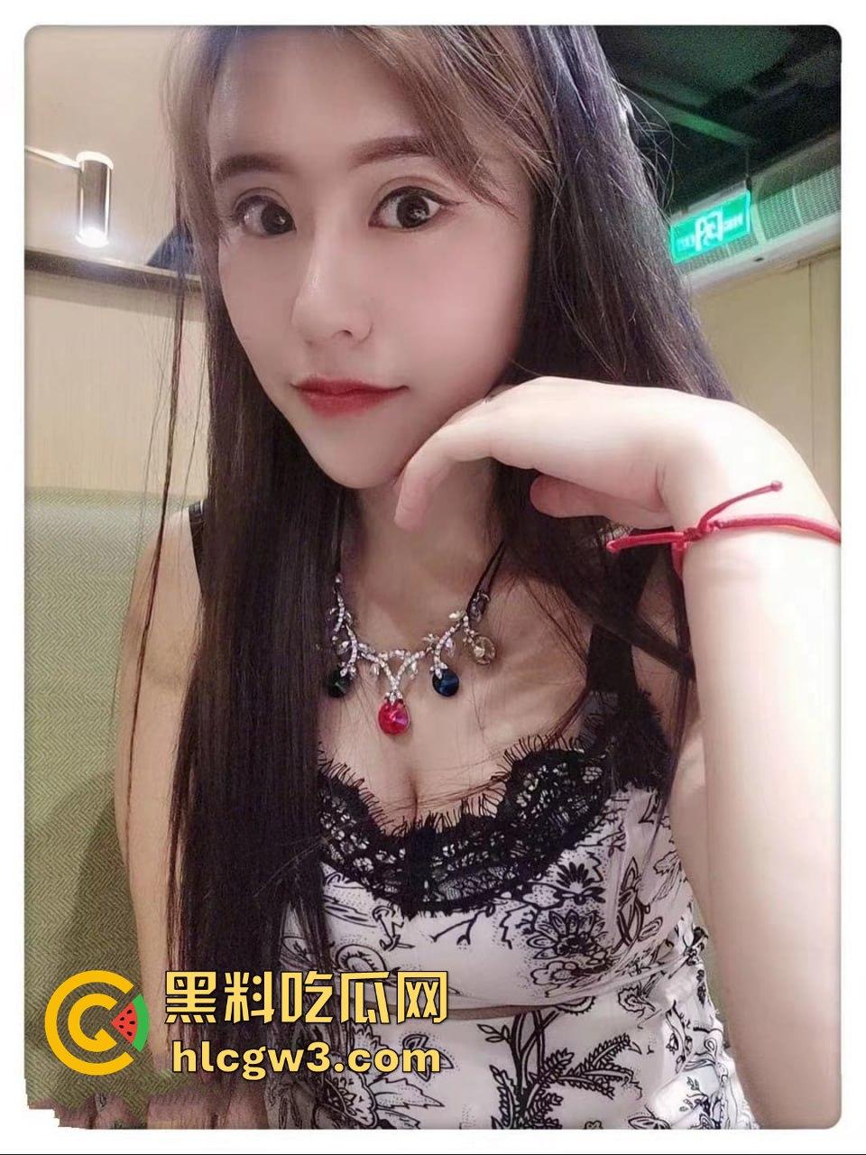 情侣自拍视频流出小姐姐骚话连篇，毒龙口交挑逗男友，最后被后入爆操内射，花活多得不像话！-8