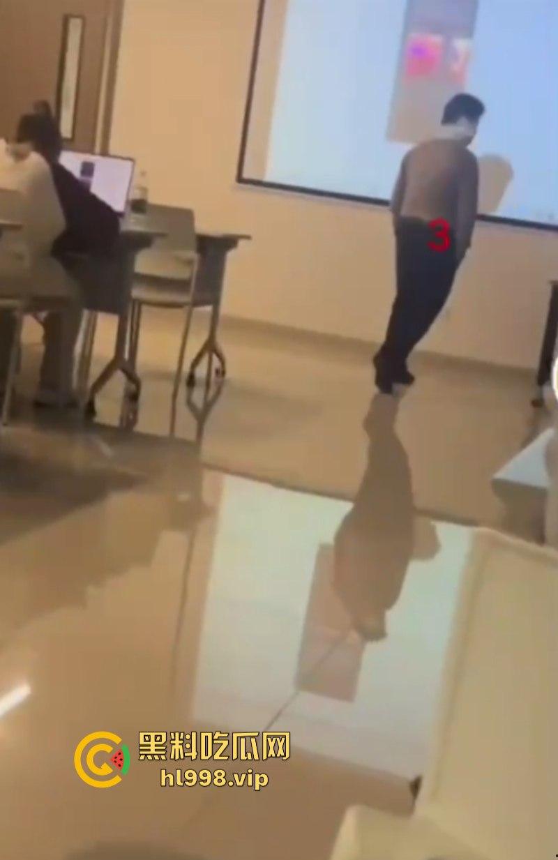 棒子欠削！浙大韩国外教在课堂上威胁中国女生不让毕业 一个西巴在中国地盘还敢撒野？-4