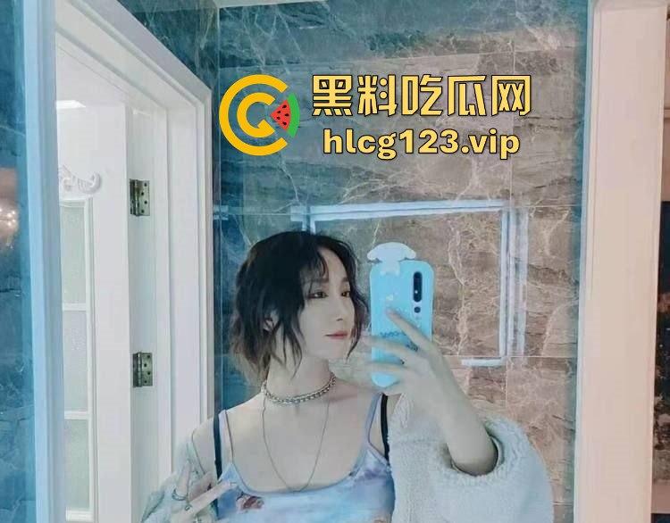 北京市西城区少妇【张雪】私拍流出!肥臀掰开无毛虎逼一览无遗,疯狂抽插淫叫连连!-5