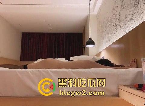 山西太原15中实习教师【童佳琪】骚浪视频泄露 私密视频中跪舔肉棒被操哭，娇喘浪叫浪得像条狗！-3